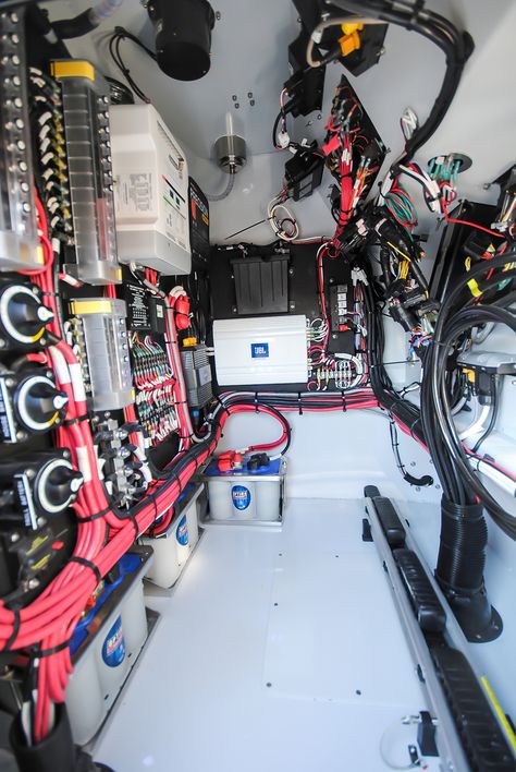 Ремонт электрооборудования яхты в сервисе CustomYacht Калининград